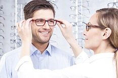 How To Choose The Right Eyewear For Your Lifestyle