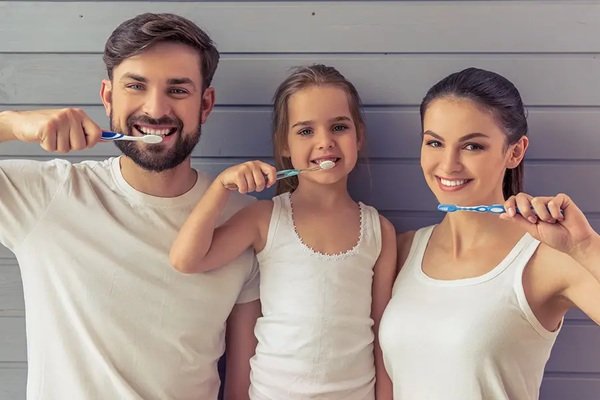 5 Ways Family Dentistry Promotes Lifelong Healthy Smiles