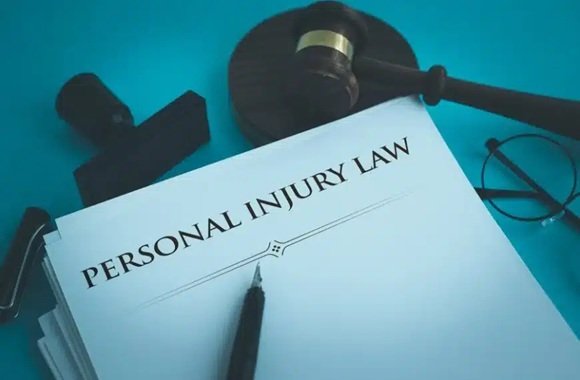 How Lawyers Coordinate Between Injury Claims And Workplace Regulations